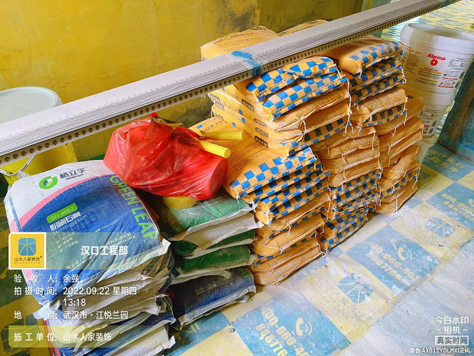 江樾蘭園7棟裝修工地油漆材料驗收及做保護(hù)