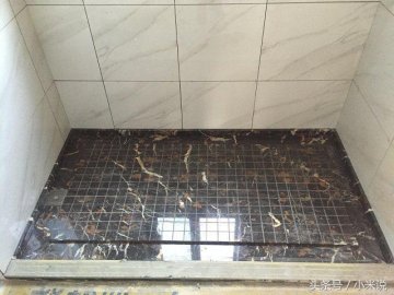 越來越多人衛(wèi)生間裝修不貼瓷磚了，現(xiàn)在流行這樣做，太聰明了