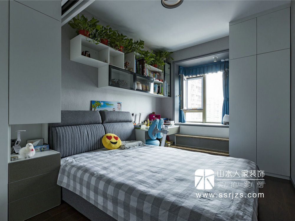 凱旋名邸現(xiàn)代風格裝修效果圖